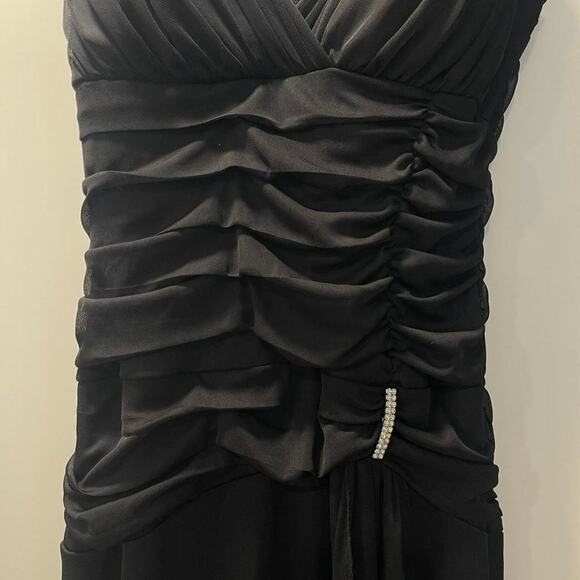 Black Ruched Maxi Dress size 8 - Picture 2 of 6